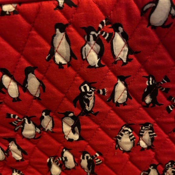 Vera Bradley NWOT Playful Penguins Make Up Case Tote - Picture 2 of 6